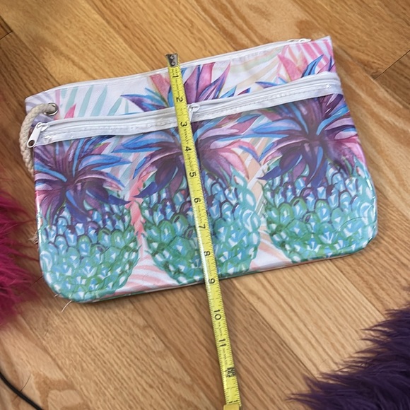 Canvas beach carryall. - Picture 9 of 9